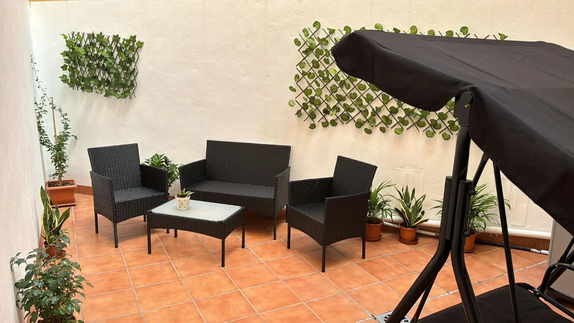 Επικοινωνία με το Relaxing Suite With Lovely Patio